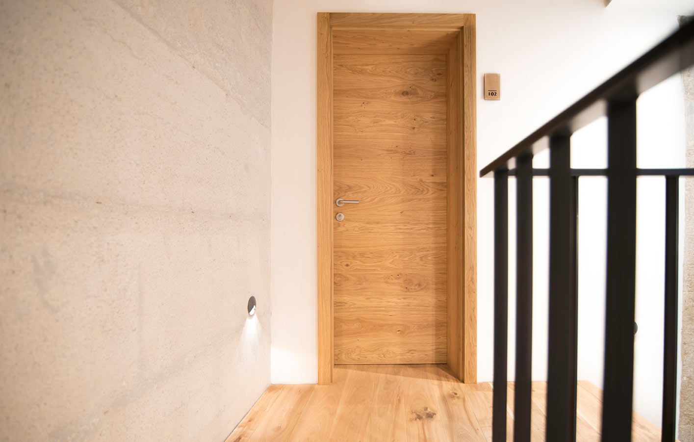 Moderne Holztüren und Innentüren für Ihr Zuhause Holztür im Hausfluhr zur Wohnung